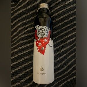 Manna water bottle pitbull